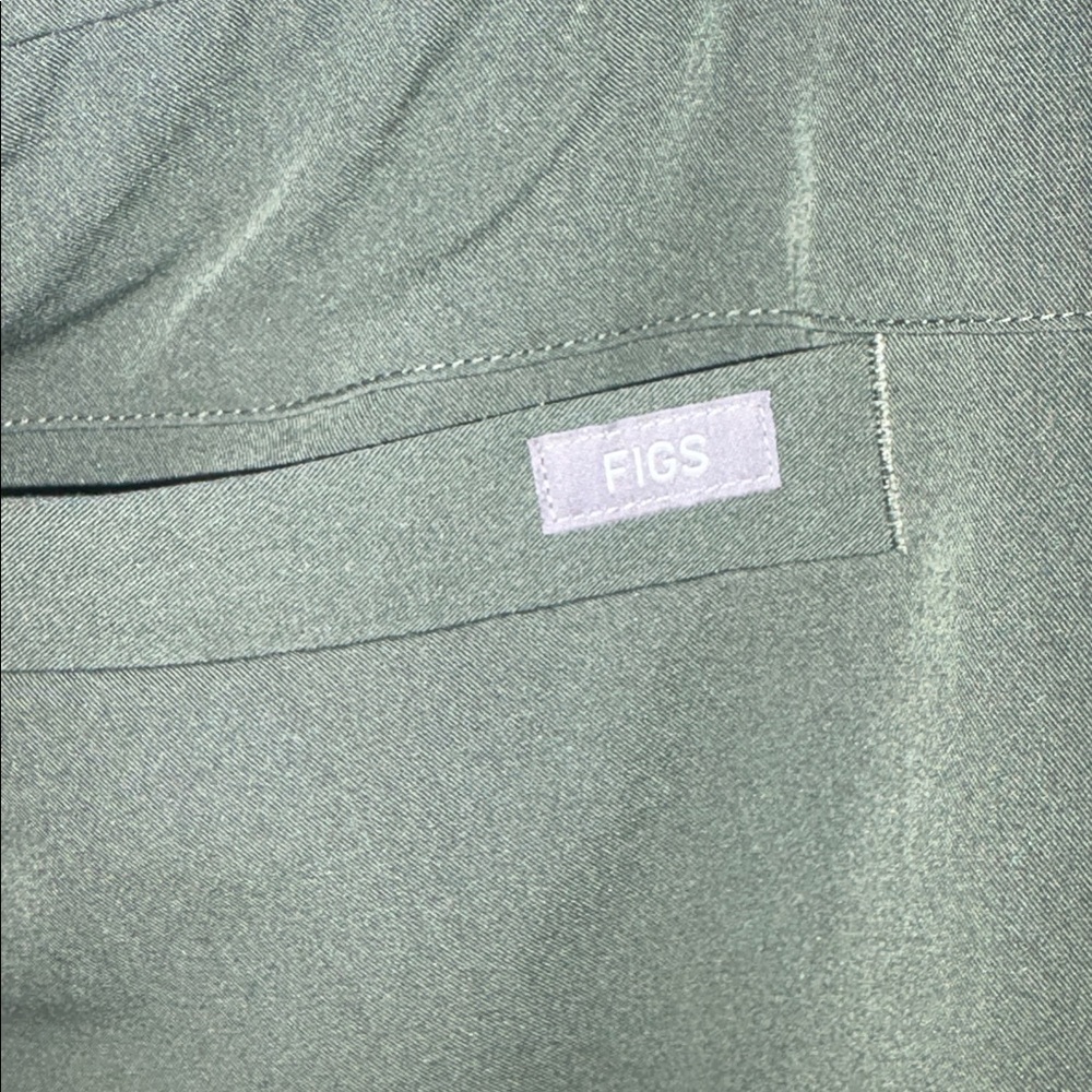 Figs Olive Green Scrub Set Extra Large - Picture 7 of 8